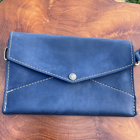 Portland leather bag/wristlet - Picture 11 of 11